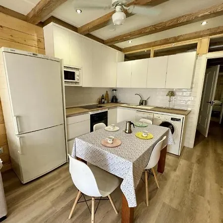 Casa De Madera 2 아파트 *
