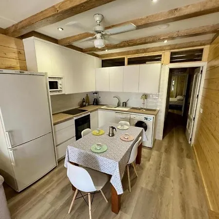 Apartment Casa De Madera 2 *