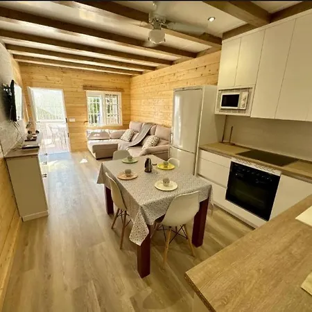 Casa De Madera 2 *