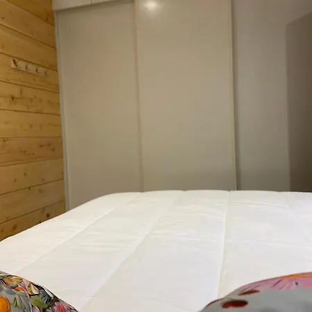 Casa De Madera 2 *